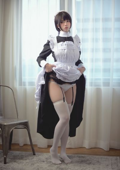 女同学的胯对着我的嘴撒尿