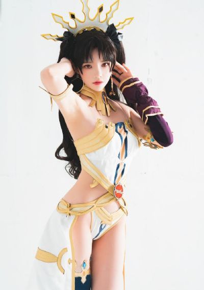 凯西顺从的女孩