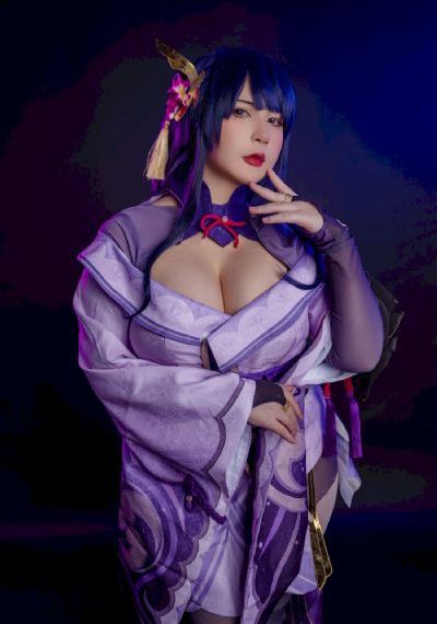 从天而降的女子从二楼掉下来了