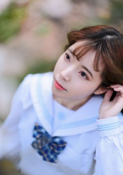 英语老师解开扣子让我吃