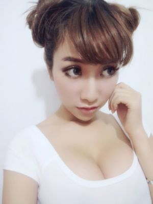 乳揉みま痴汉电车中文字幕