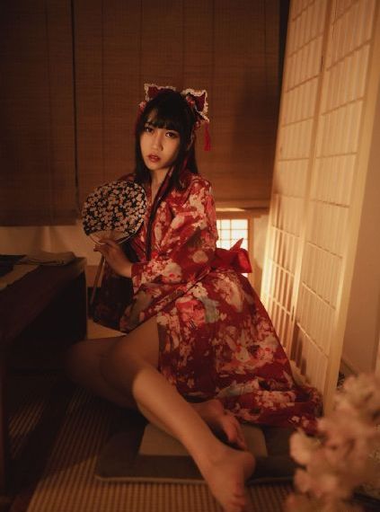 浓厚な接吻と肉体の交