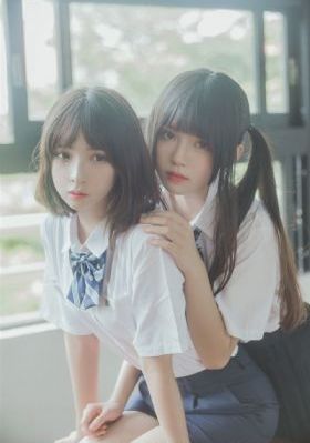 拥抱星星的月亮